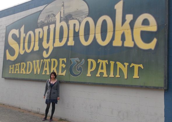 Hannia discovering the Town of Storybrooke for the first time.