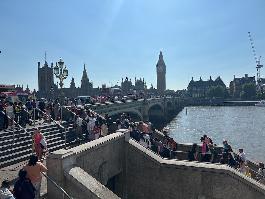 Crossing the Thames to Big Ben